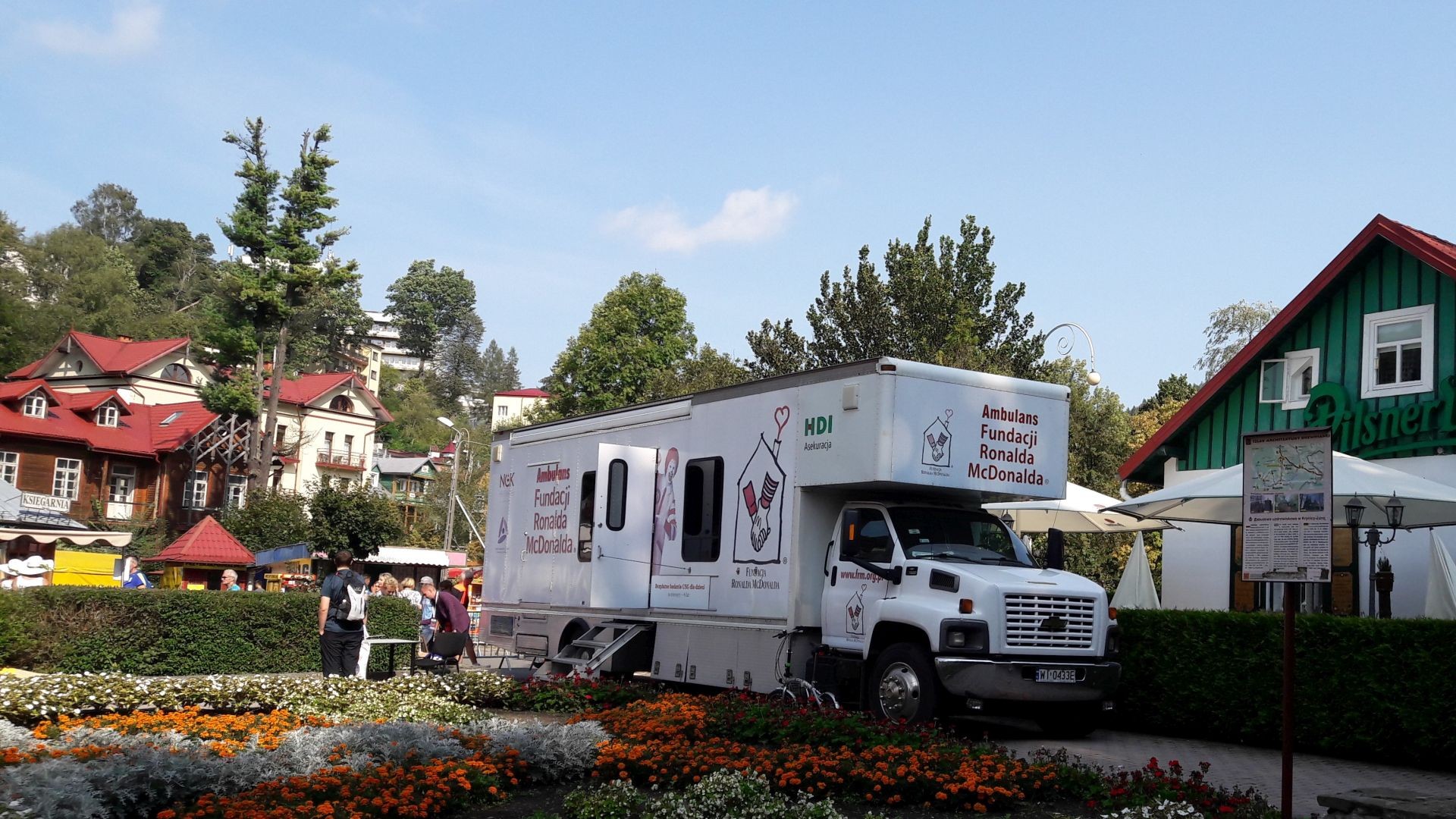 NIE nowotworom u dzieci - ambulans Fundacji Ronalda McDonalda w Krynicy-Zdroju