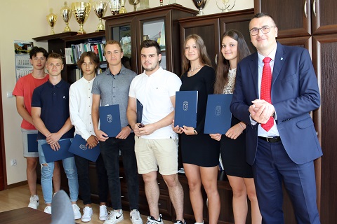 Nagrody za wysokie wyniki sportowe wręczone